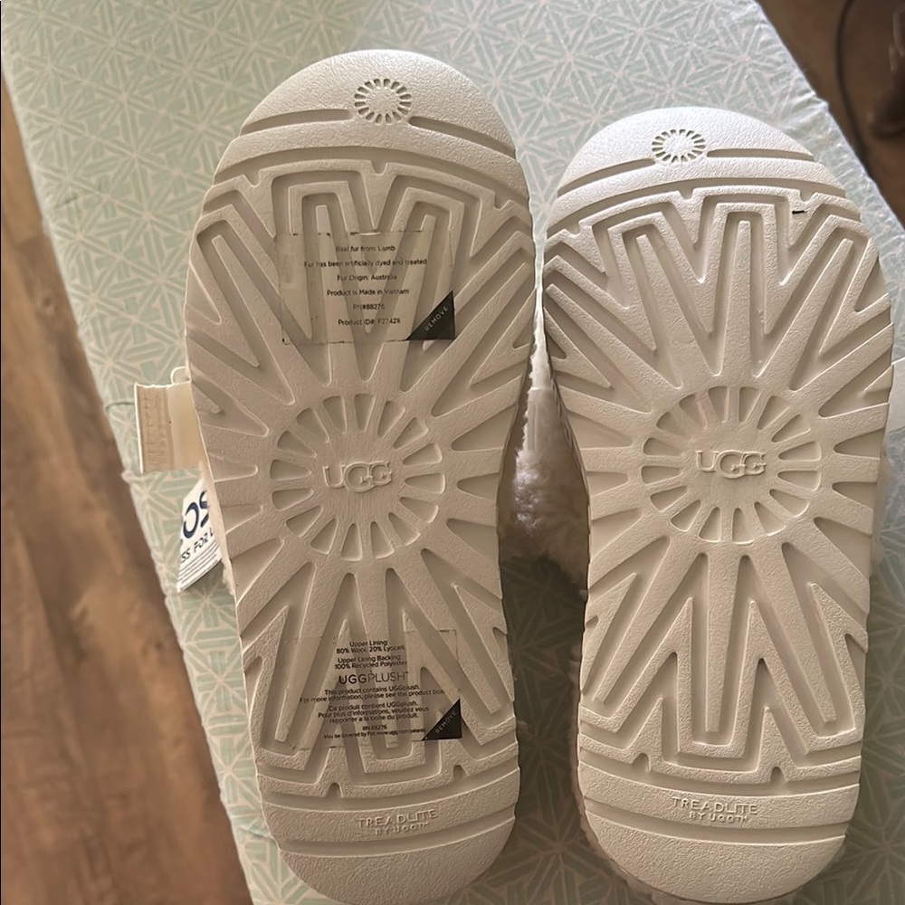 UGG Cream Fluffy Footwear - Picture 3 of 6